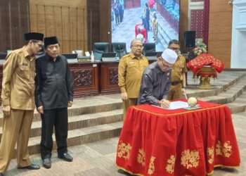DPRD Sumbar Sahkan Perda Pajak Daerah dan Retribusi