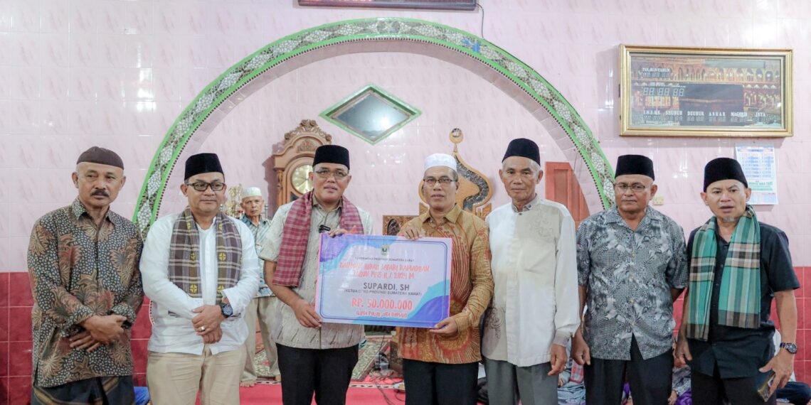 Saat Safari Ramadan, Ketua DPRD Sumbar Ajak Masyarakat Memakmurkan Masjid