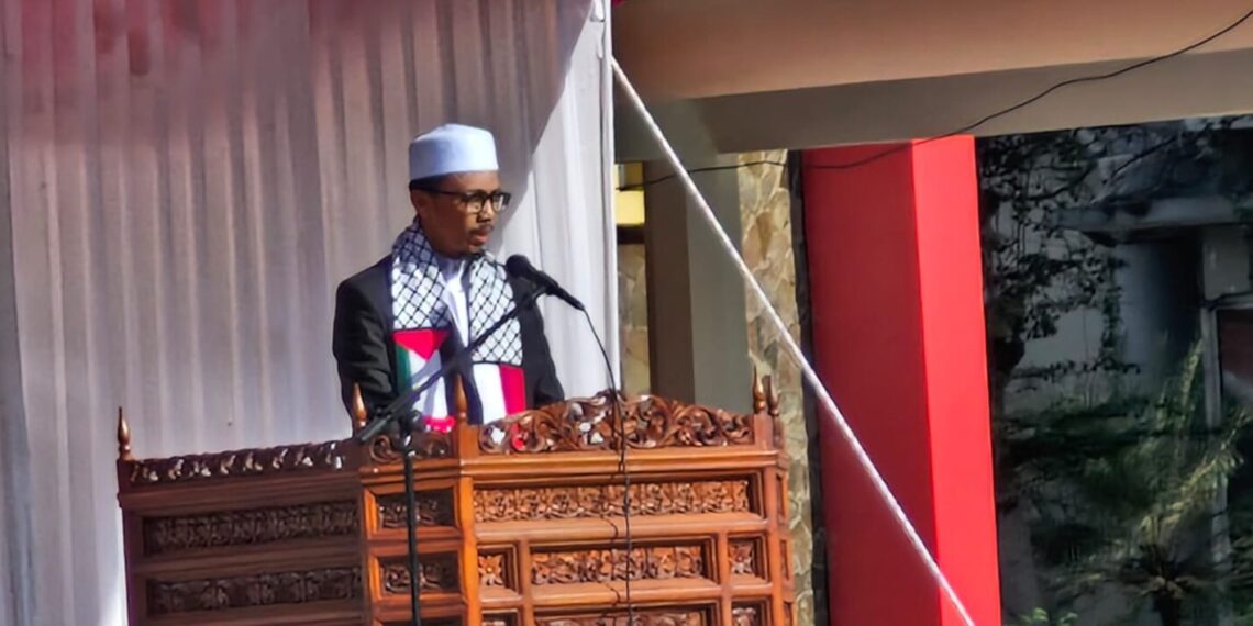 Wakil Ketua DPRD Sumbar Irsyad Syafar jadi Khatib Shalat Ied