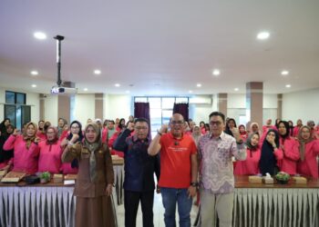 Ketua DPRD Sumbar Dorong Kaum Perempuan untuk Mandiri