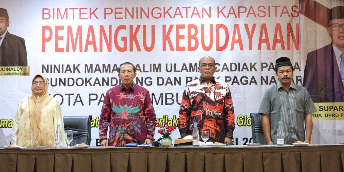 Ketua DPRD Sumbar Supardi Buka Bimtek Peningkatan Kapasitas Pemangku Kebudayaan