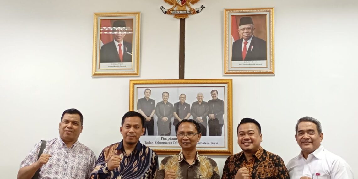 Dalam Rangka Optimalisasi Kinerja, BK DPRD Jambi Konsultasi ke DPRD Sumbar