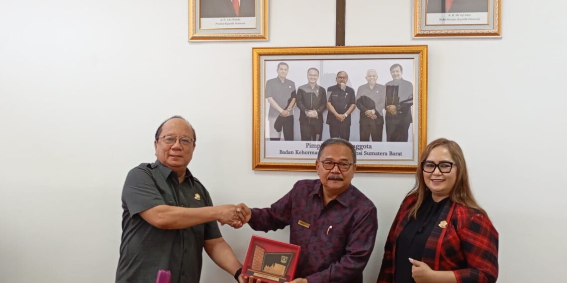 BK DPRD Sulawesi Tenggara Sharing Pelaksanaan Tupoksi dengan BK DPRD Sumbar