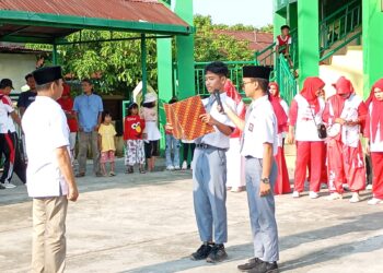 Hidayat Inspektur Upacara HUT RI ke-79 di Sawahan Timur Kota Padang