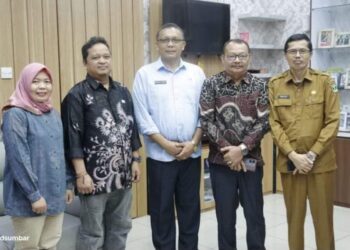 Sekretaris DPRD Sumbar, Raflis Terima Kunjungan Ketua Sementara DPRD Mentawai