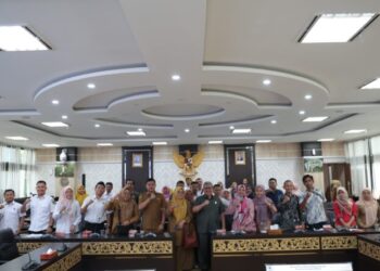 Keluhkan Belum Ada Kepastian Formasi, Tenaga Teknis Non ASN Sumbar Datangi DPRD Sumbar