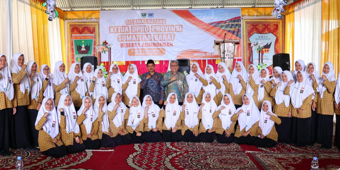 Kunjungan Kerja ke SMAN 3 Batusangkar, Ketua DPRD Sumbar Tampung Aspirasi Kepala Sekolah Kabupaten Tanah Datar