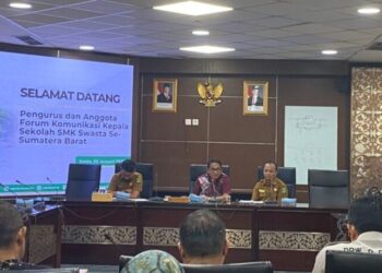 FKKS SMK Swasta se-Sumbar Sampaikan Sejumlah Persoalan ke DPRD