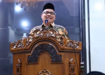 Muhidi Berikan Tausyiah Agama di Masjid Al Manar