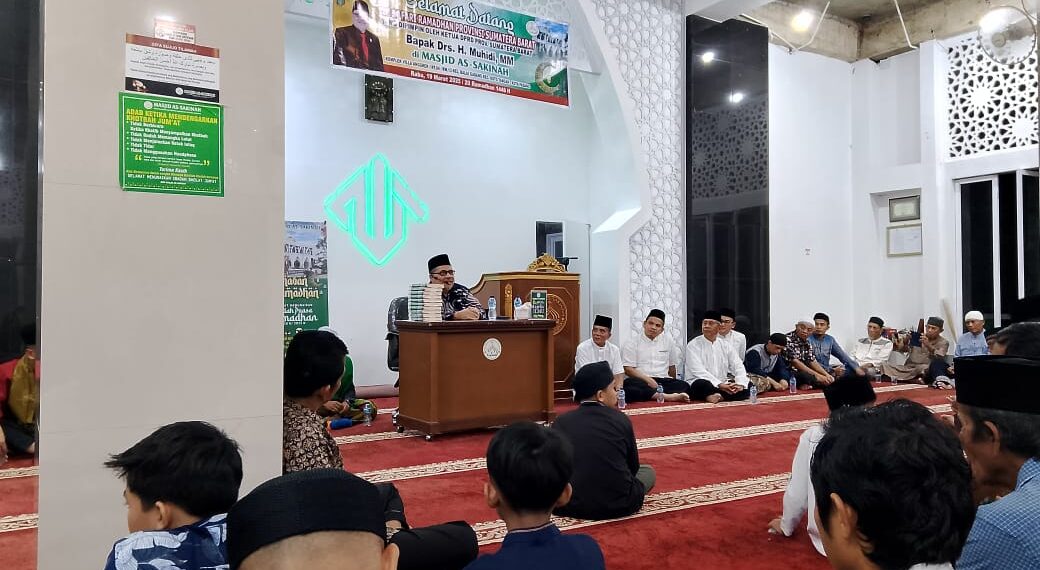 Safari Ramadhan, Ketua DPRD Sumbar Muhidi Beri Tausiyah di Masjid As Sakinah