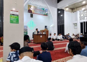 Safari Ramadhan, Ketua DPRD Sumbar Muhidi Beri Tausiyah di Masjid As Sakinah