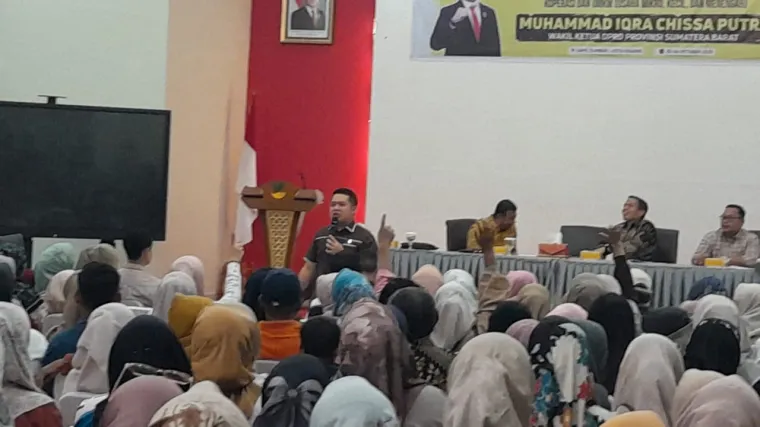 Wakil Ketua DPRD Sumbar Iqra Chissa Gelar Sosper di Pauh