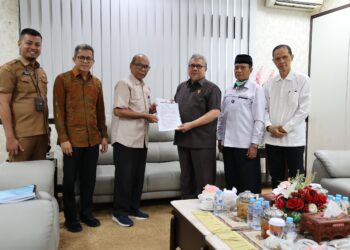 Ketua DPRD Sumbar Mulai Kaji Gagasan Daerah Istimewa Minangkabau Bersama Tim Ahli DPRD Sumbar.