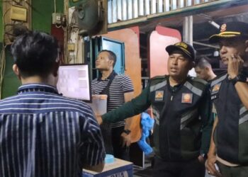 Satpol PP Lakukan Pengawasan di Sejumlah Warnet di Kawasan Padang Utara